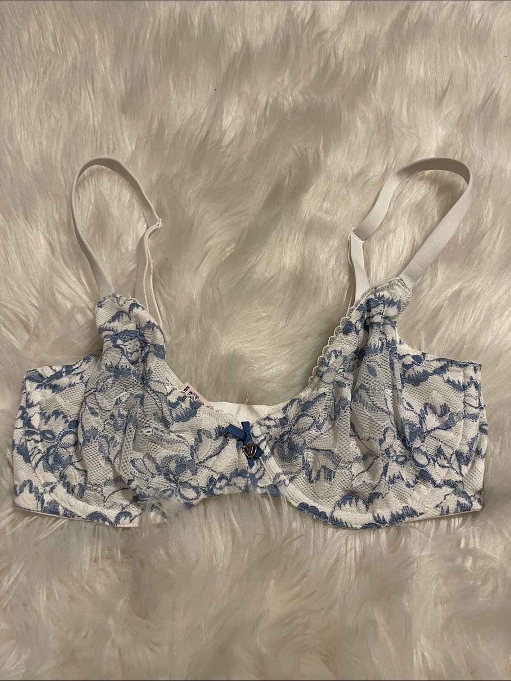 Victoria’s Secret White Lace Underwire Bra